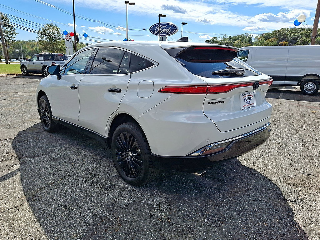 Used 2023 Toyota Venza Nightshade AWD/4WD image 6