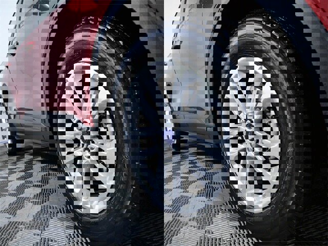 Certified 2022 Ford Escape SE w/ Cold Weather Package image 2