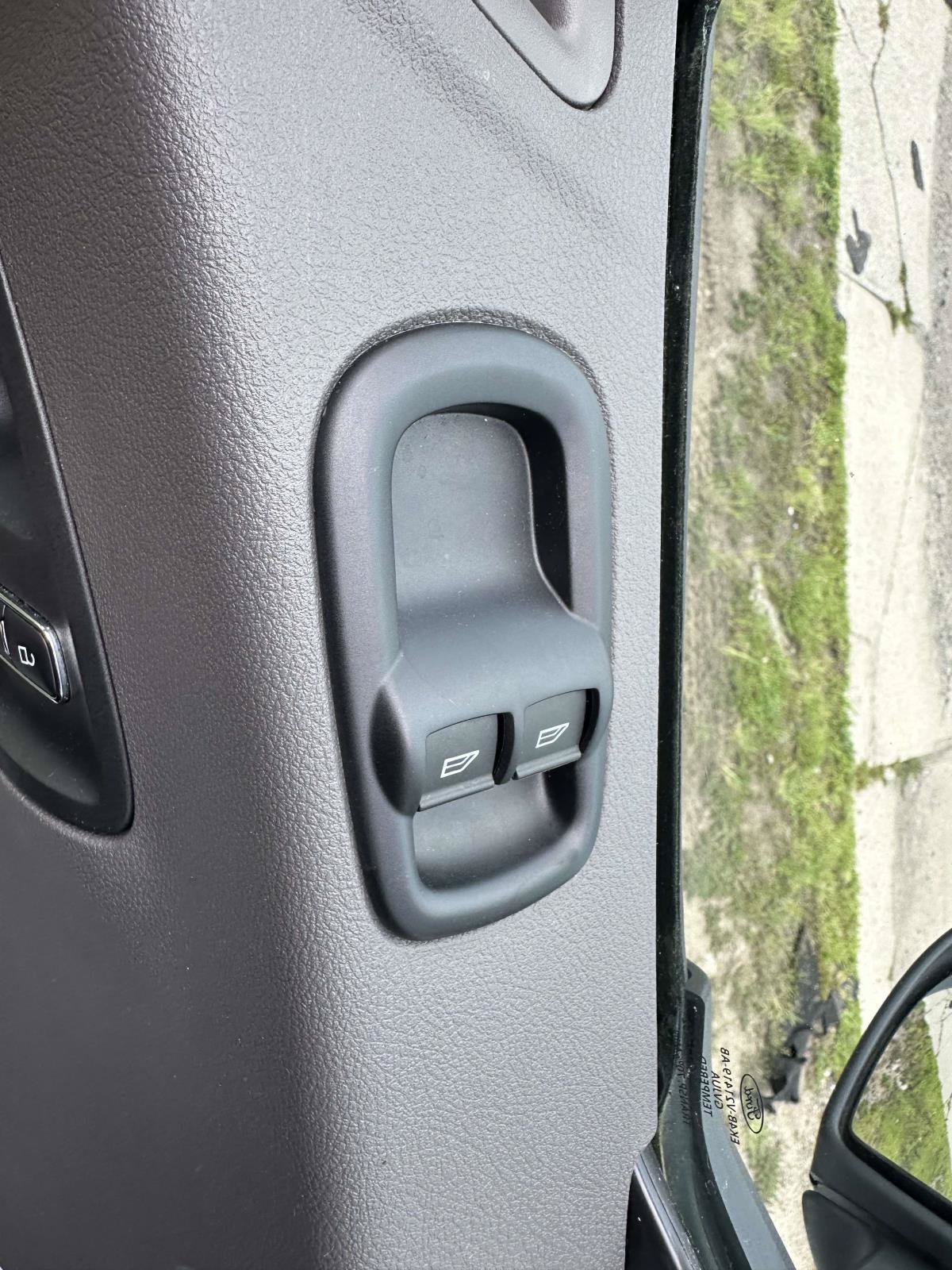 Certified 2025 Ford Transit 350 XLT RWD image 33