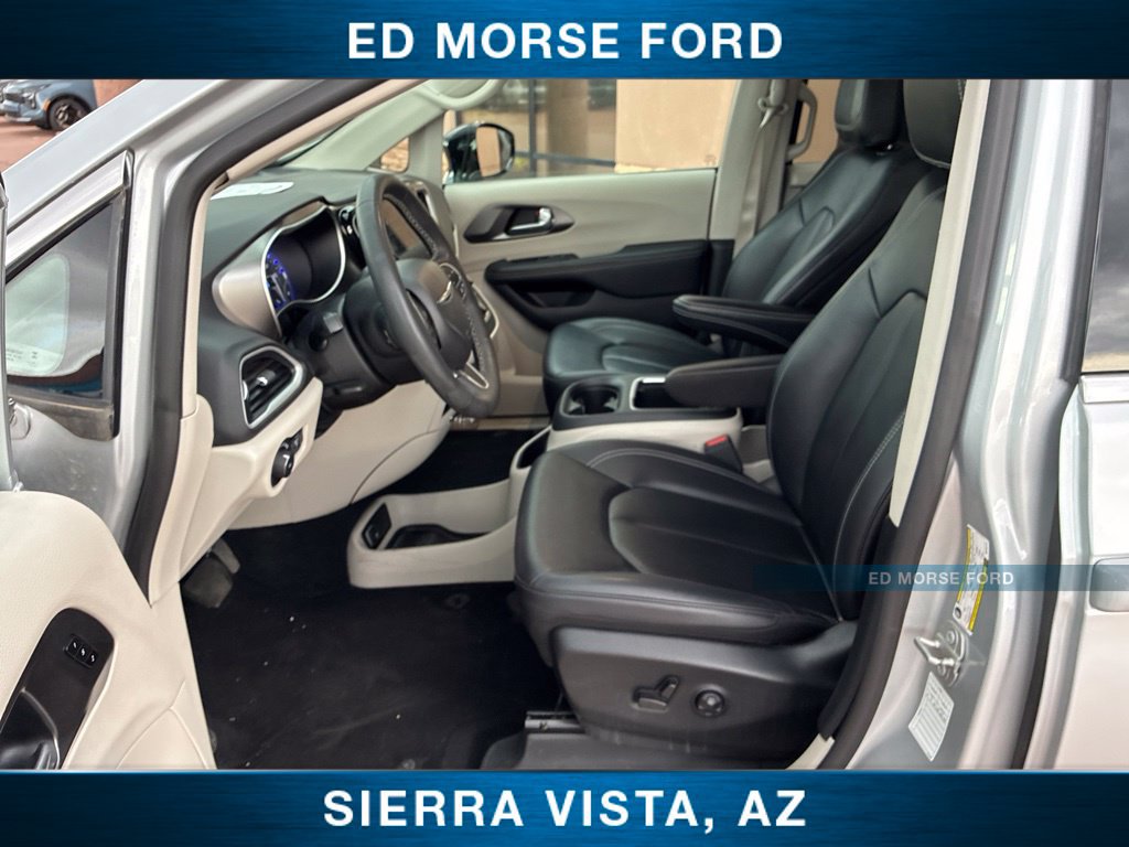 Used 2024 Chrysler Pacifica Touring-L FWD image 25