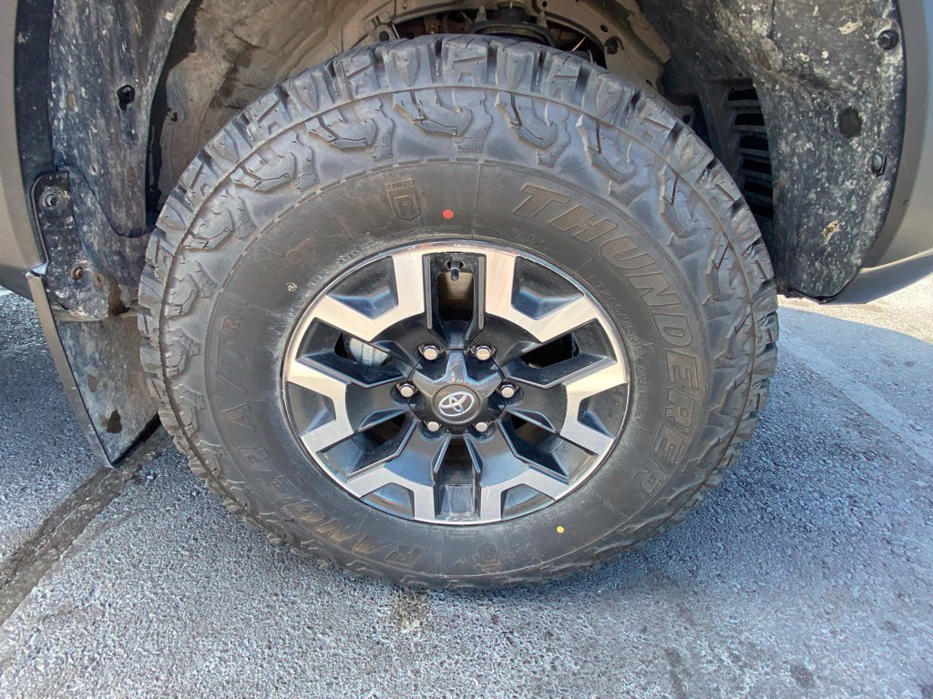 Used 2022 Toyota Tacoma TRD Off-Road AWD/4WD image 10