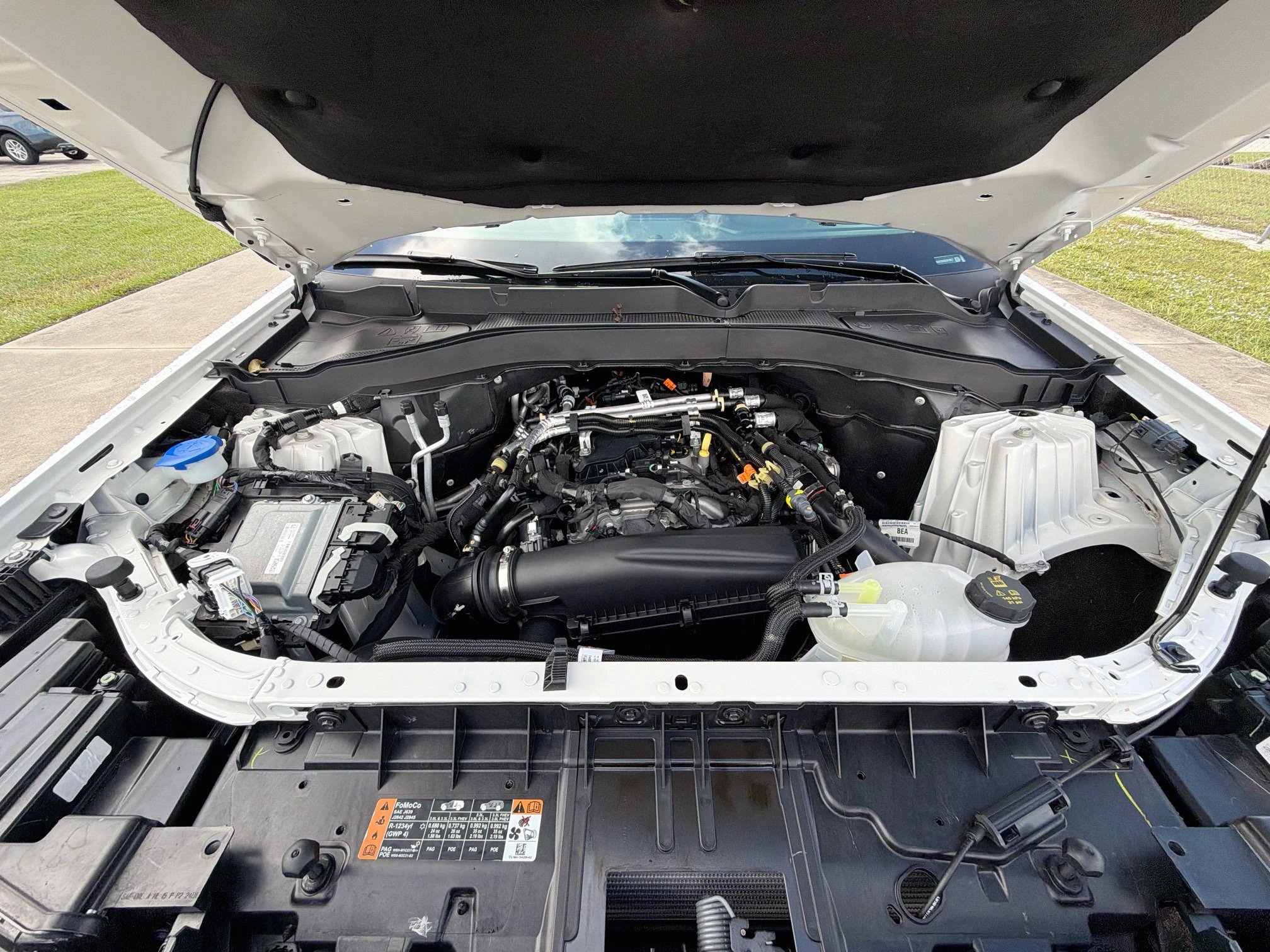 Certified 2025 Ford Explorer Active RWD image 34