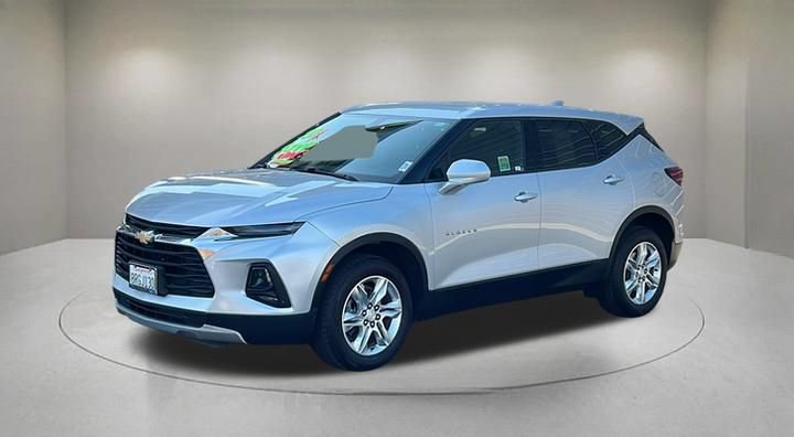 Used 2020 Chevrolet Blazer LT FWD image 2