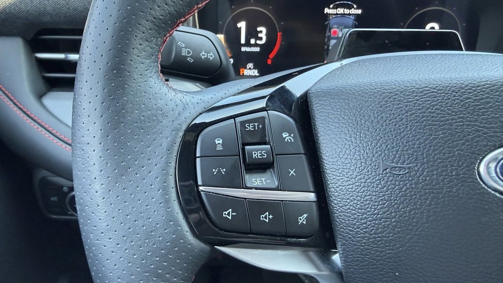 Certified 2025 Ford Explorer ST-Line image 6