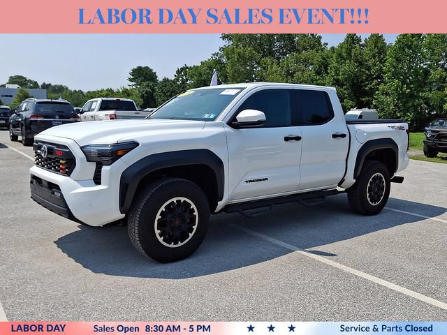 Used 2024 Toyota Tacoma TRD Off-Road w/ TRD Off Road Upgrade Package AWD/4WD image 5
