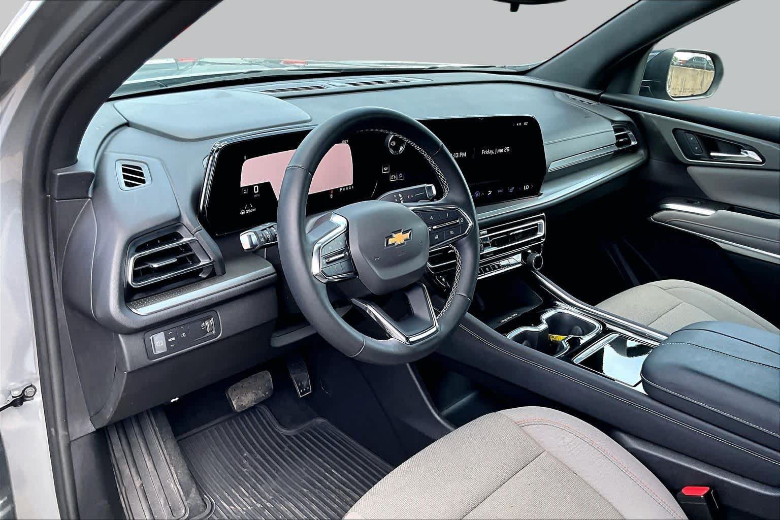 Used 2024 Chevrolet Traverse LT FWD image 18