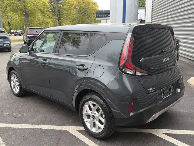 Used 2025 Kia Soul LX w/ LX Technology Package FWD image 14