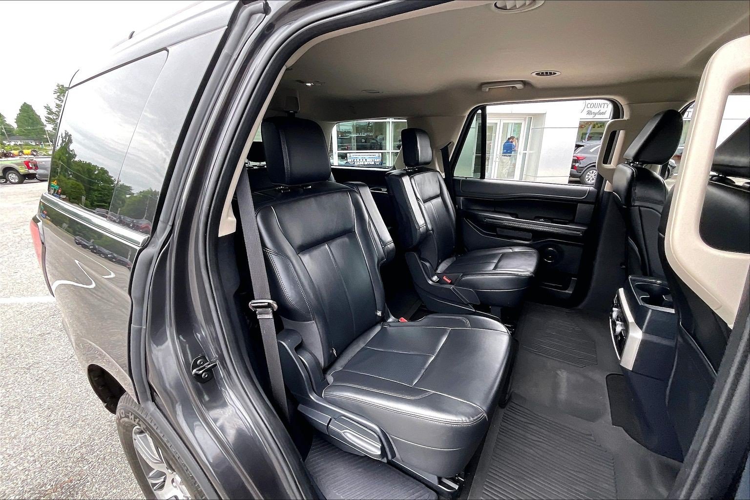 Certified 2024 Ford Expedition XLT RWD image 24