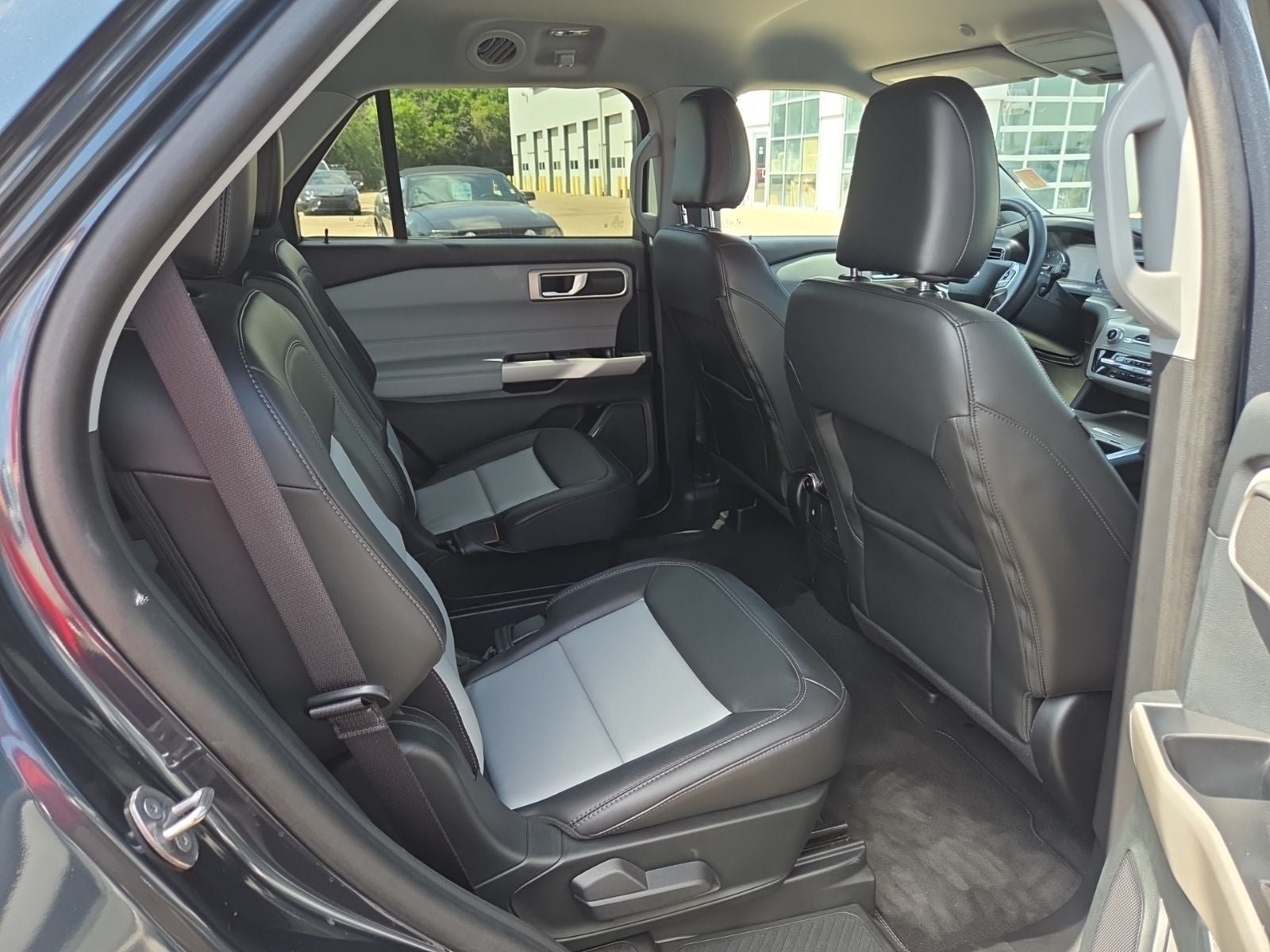 Certified 2024 Ford Explorer XLT w/ Equipment Group 202A AWD/4WD image 48