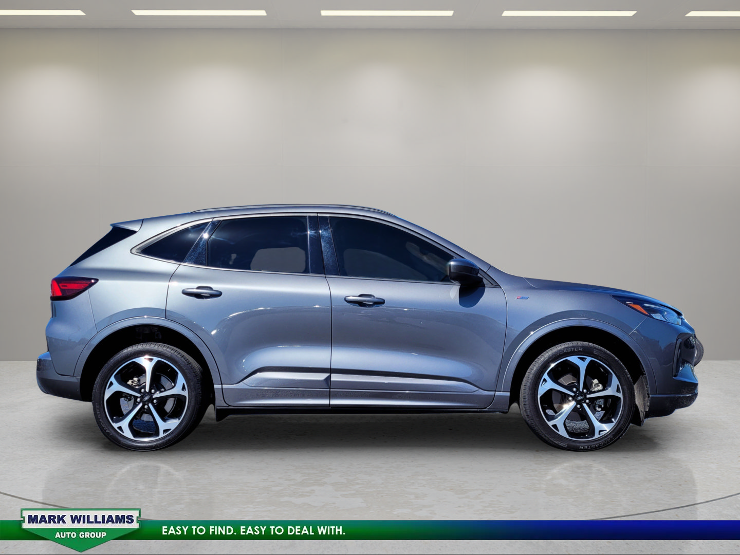 Certified 2023 Ford Escape ST-Line Select w/ Tech Pack #2 AWD/4WD image 2