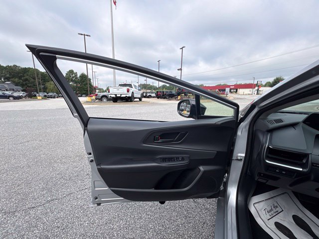 Used 2025 Toyota Prius LE FWD image 10