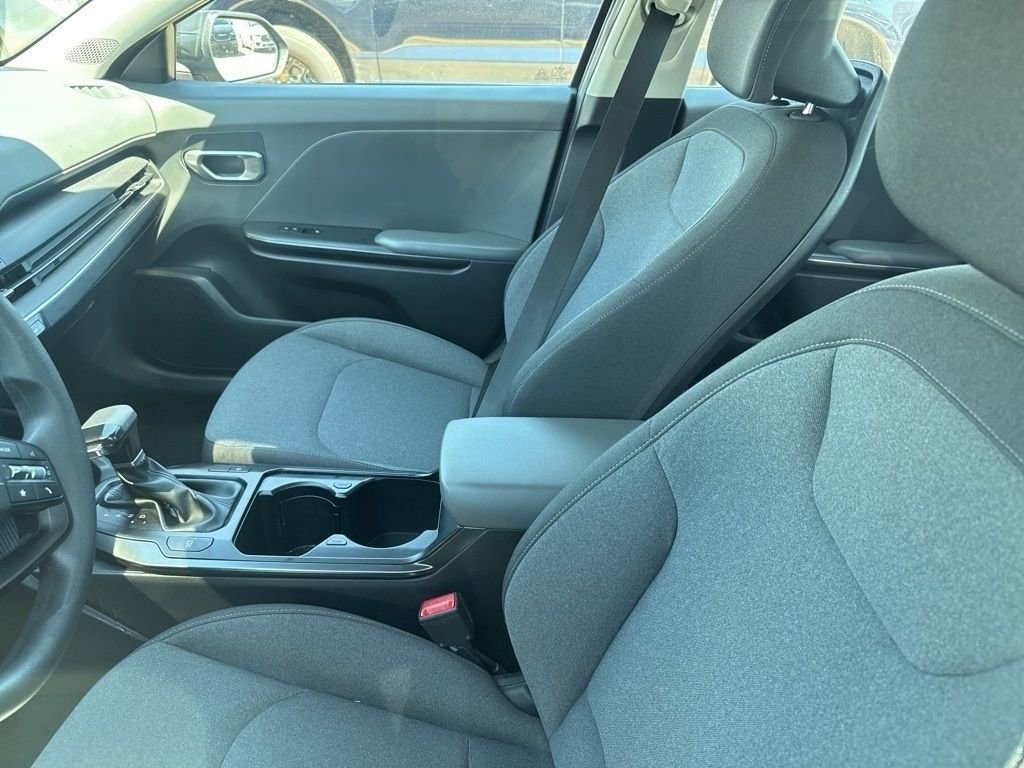 Used 2025 Kia K4 LXS image 9