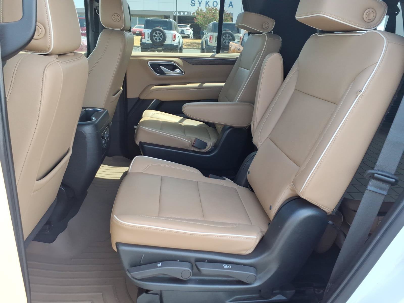 Used 2022 Chevrolet Tahoe Premier w/ Texas Edition RWD image 17