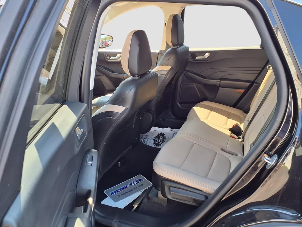 Certified 2022 Ford Escape SEL AWD/4WD image 28