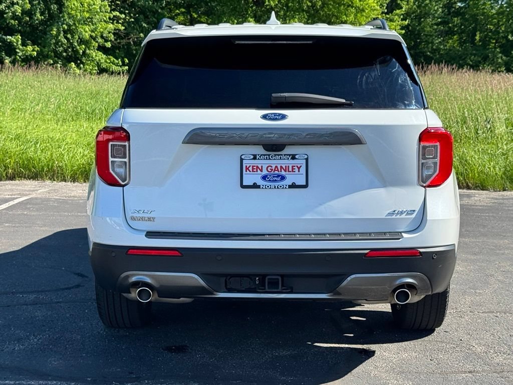 Certified 2023 Ford Explorer XLT w/ Equipment Group 202A AWD/4WD image 10