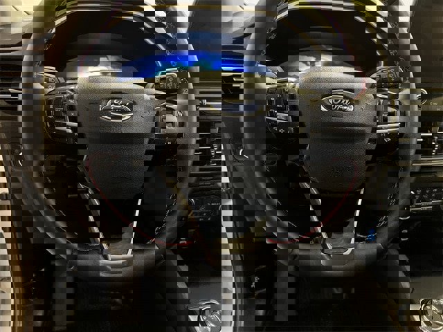 Certified 2022 Ford Escape SEL w/ SEL Stealth AWD Package image 9