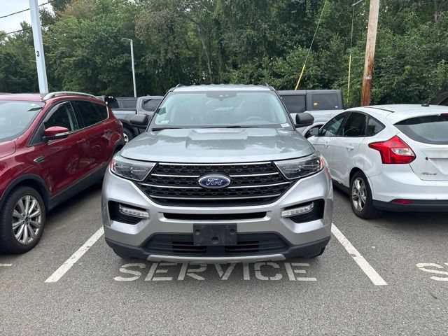Certified 2023 Ford Explorer XLT w/ Equipment Group 202A AWD/4WD image 2