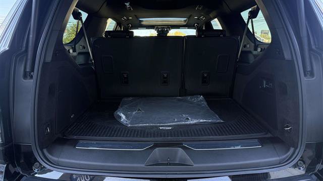 Used 2025 Cadillac Escalade ESV Sport w/ Touring Package AWD/4WD image 30