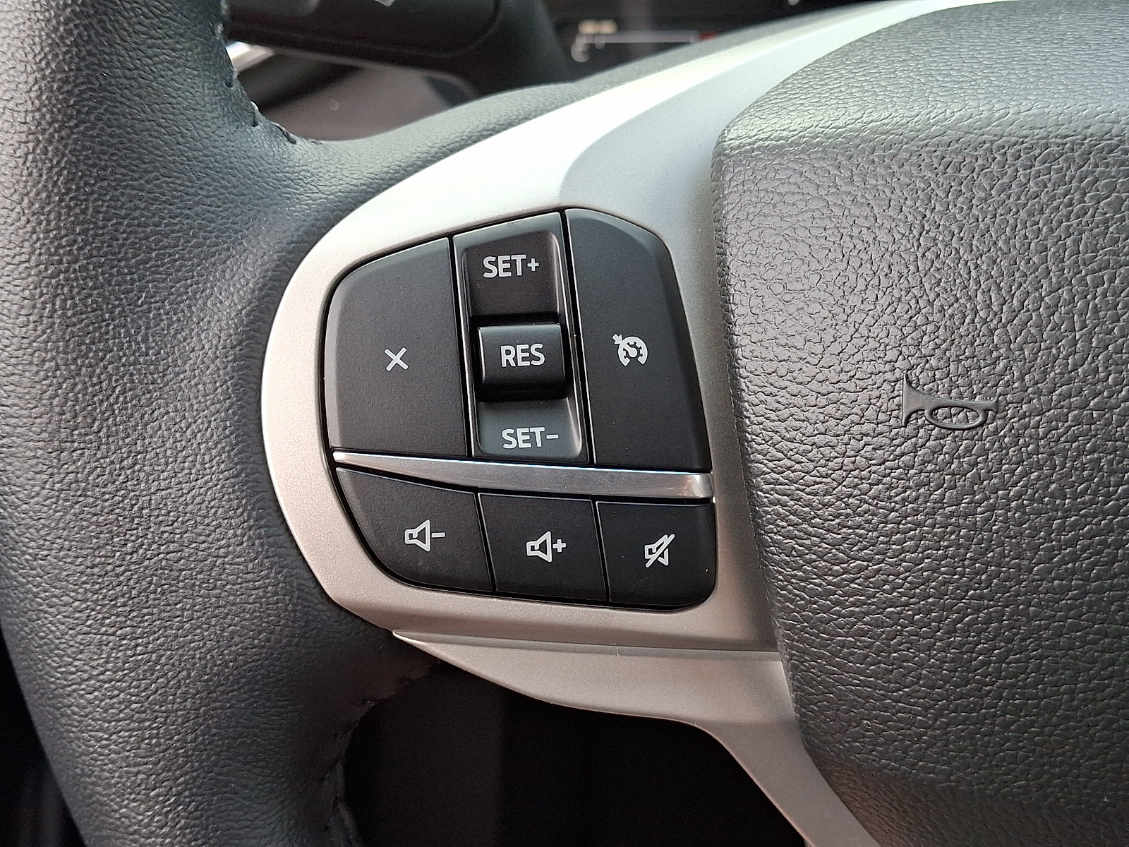 Certified 2023 Ford Explorer XLT w/ Equipment Group 202A AWD/4WD image 27