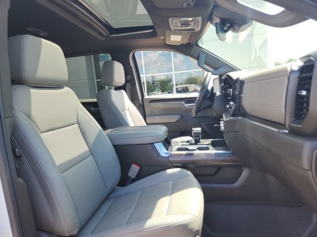 Used 2024 GMC Sierra 1500 SLT AWD/4WD image 12