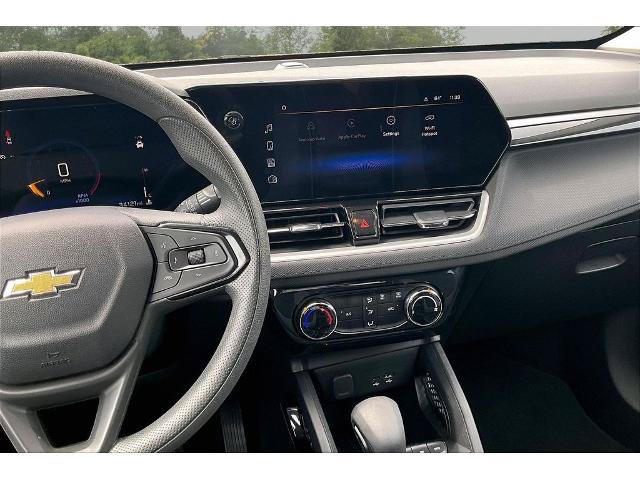 Used 2025 Chevrolet TrailBlazer LT AWD/4WD image 9