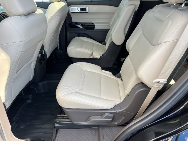 Certified 2023 Ford Explorer Platinum w/ Technology Package AWD/4WD image 26