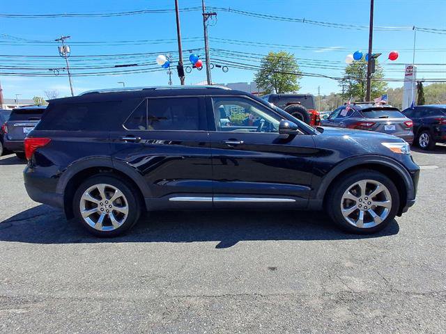 Certified 2020 Ford Explorer Platinum w/ Premium Technology Package AWD/4WD image 9