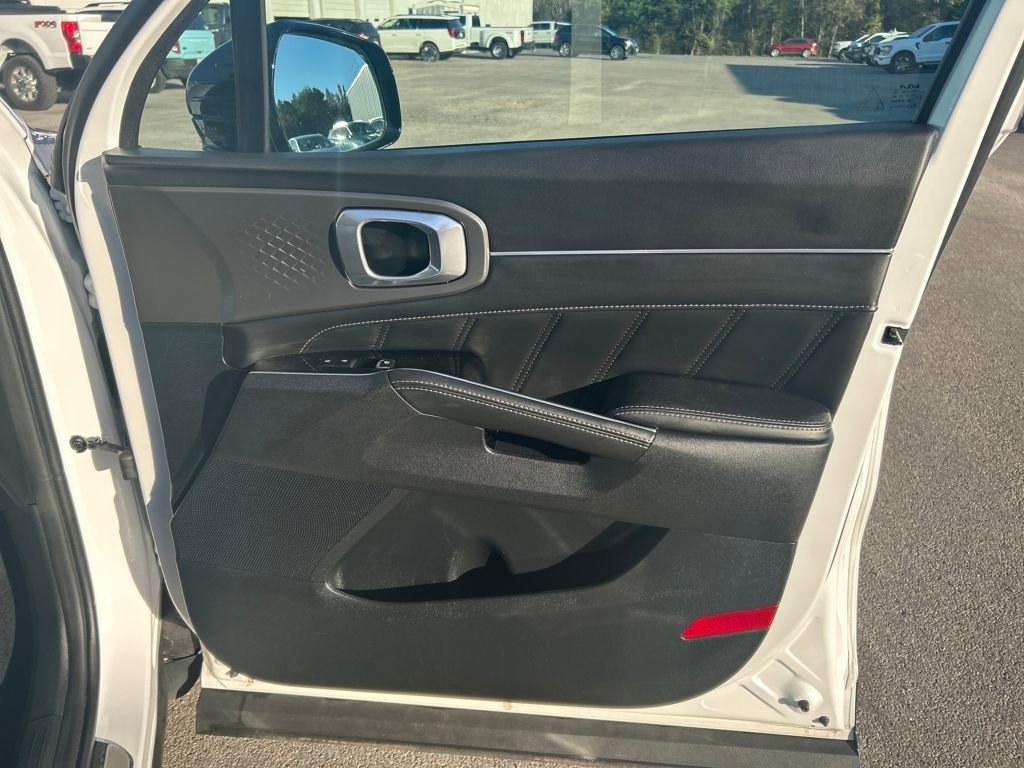 Used 2023 Kia Sorento SX image 32