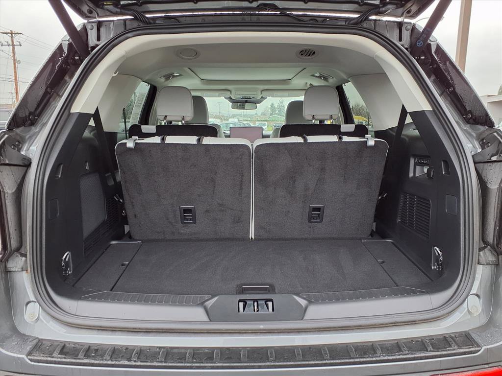 Certified 2025 Ford Explorer Platinum w/ Ultimate Package image 12