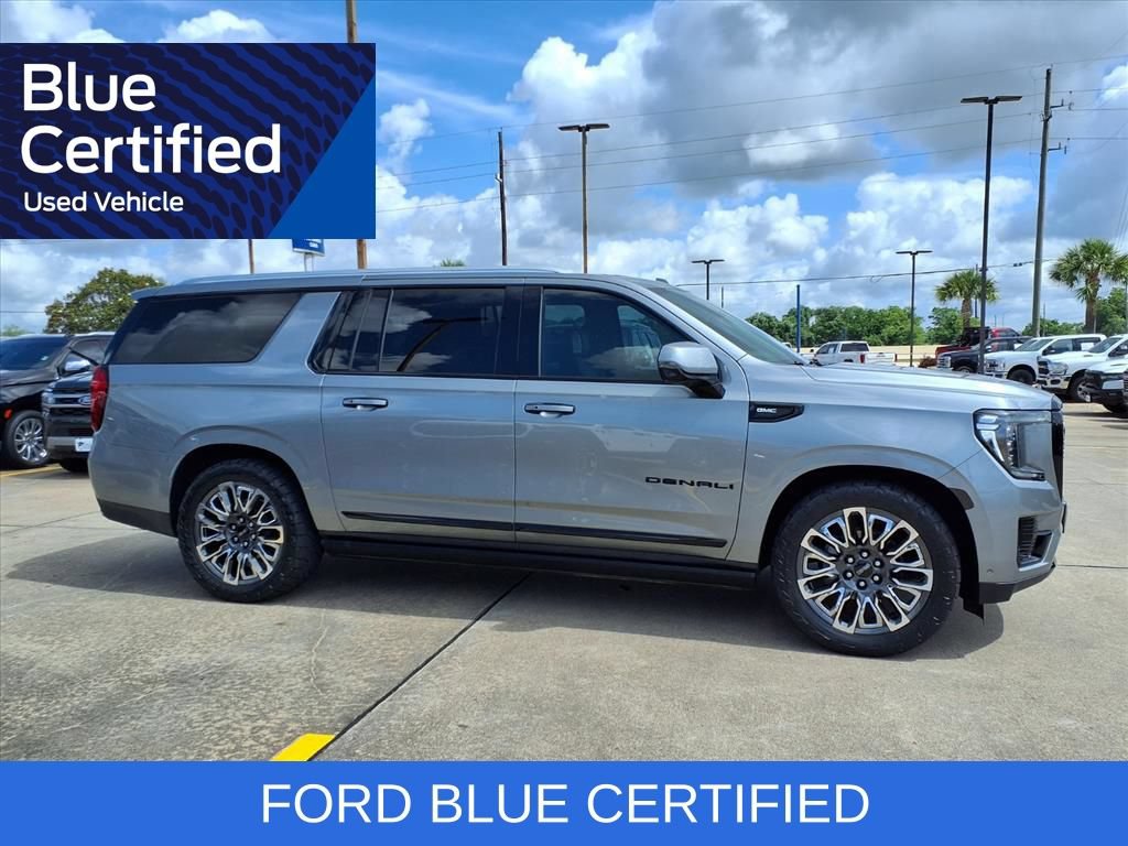 Used 2023 GMC Yukon XL Denali Ultimate AWD/4WD image 8