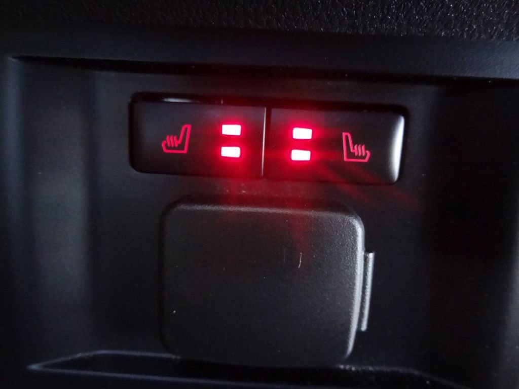 Certified 2023 Ford F150 Platinum w/ Equipment Group 701A High image 19