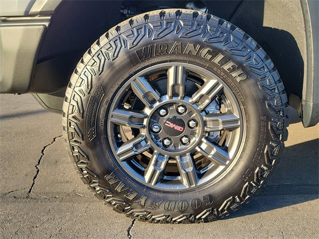 Used 2024 GMC Sierra 1500 AT4X image 28