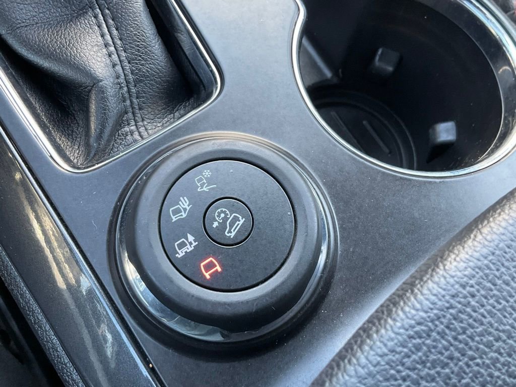 Certified 2019 Ford Explorer XLT w/ Equipment Group 202A image 13