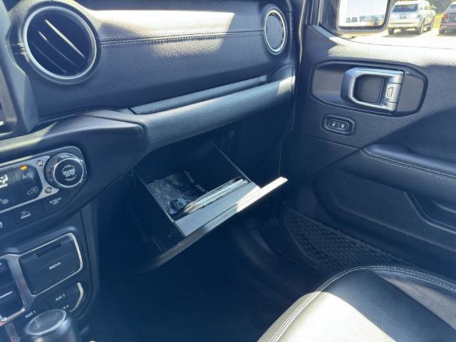 Used 2022 Jeep Wrangler Unlimited Sahara w/ Cold Weather Group image 17