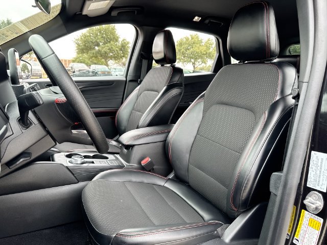 Certified 2025 Ford Escape ST-Line AWD/4WD image 11