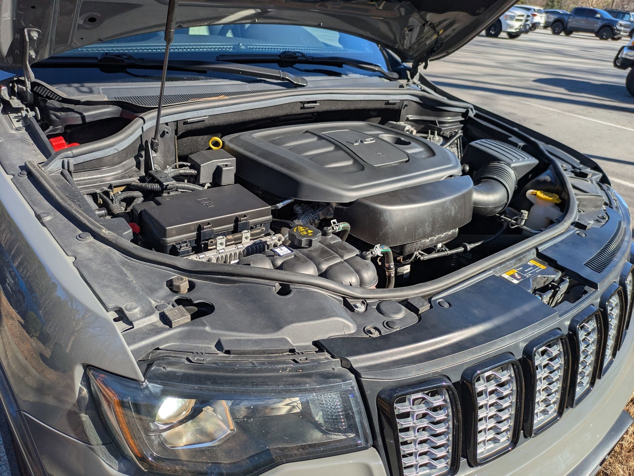 Used 2021 Jeep Grand Cherokee Laredo X image 38