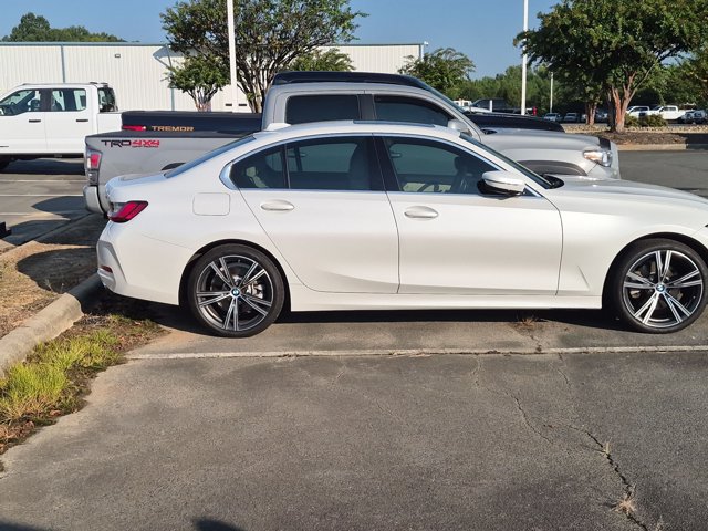 Used 2024 BMW 330i xDrive Sedan w/ Premium Package AWD/4WD image 3
