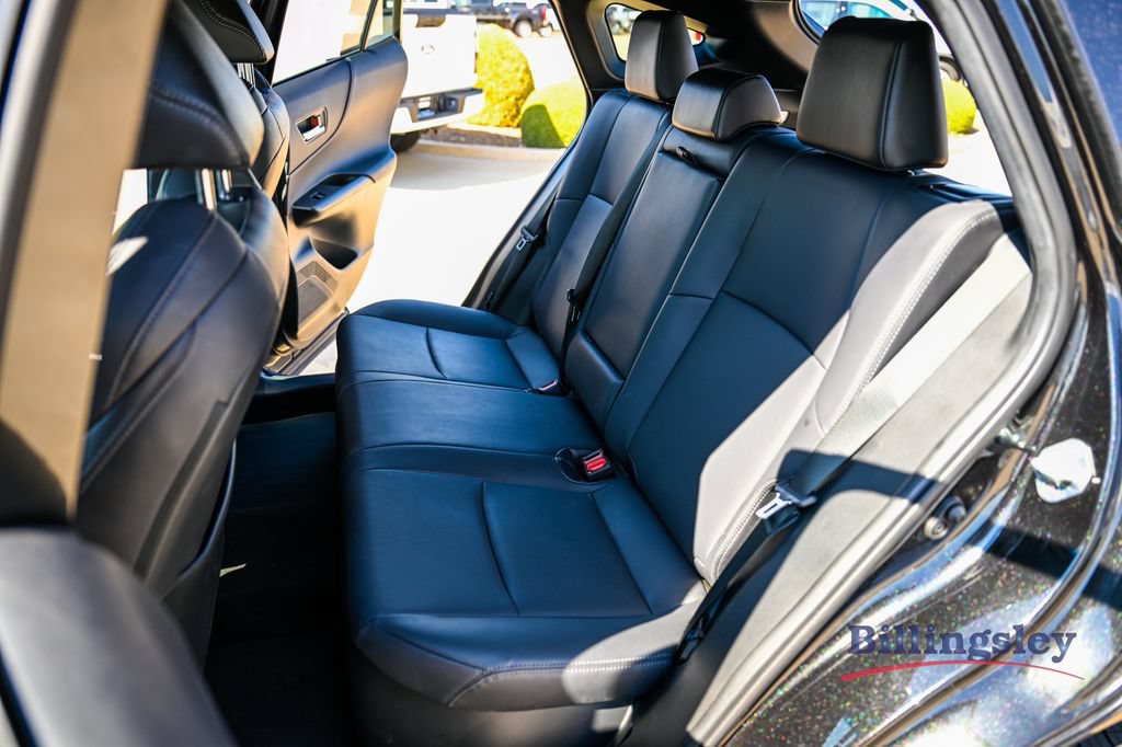 Used 2023 Toyota Venza Nightshade AWD/4WD image 11