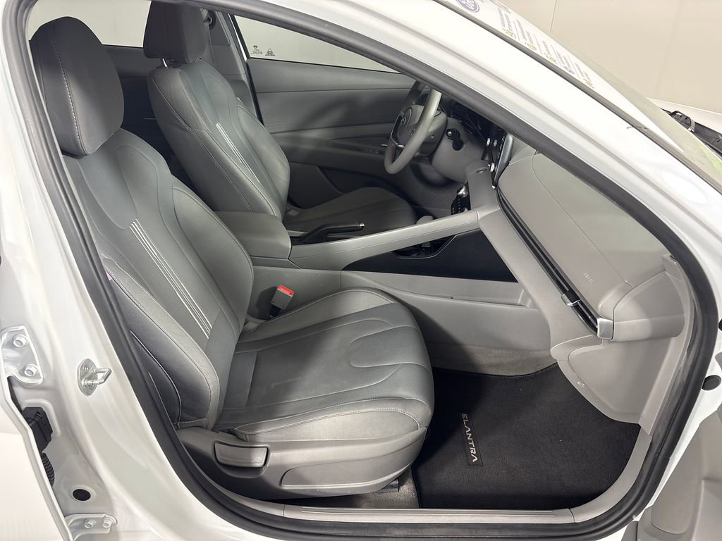 Used 2021 Hyundai Elantra SEL w/ Cargo Package FWD image 6