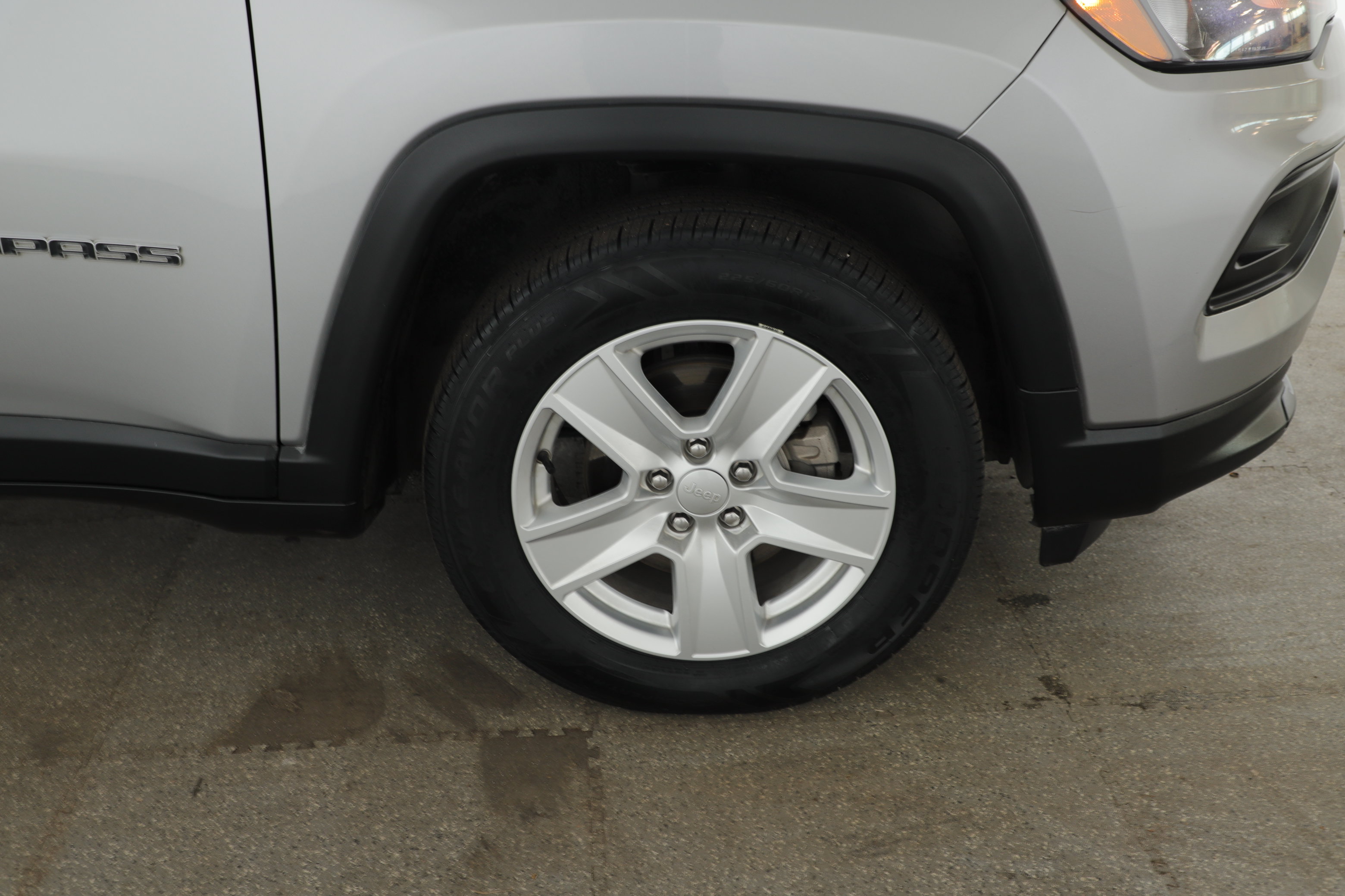 Used 2022 Jeep Compass Latitude FWD image 6