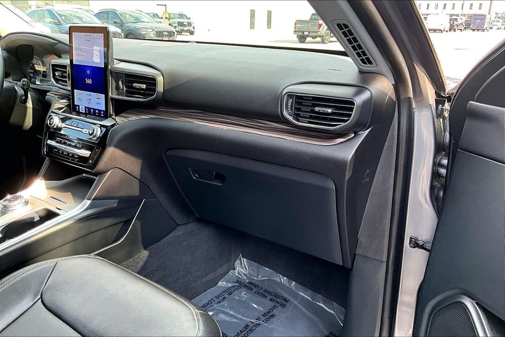 Certified 2023 Ford Explorer Limited w/ Limited Technology Package AWD/4WD image 15