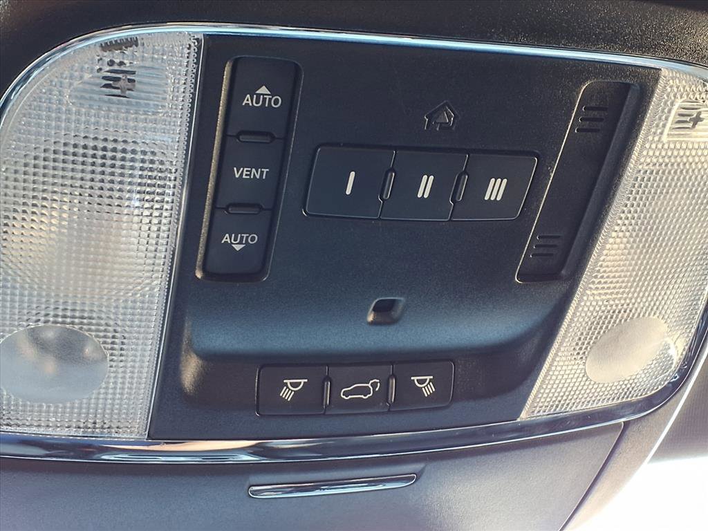 Used 2020 Jeep Grand Cherokee Altitude image 18