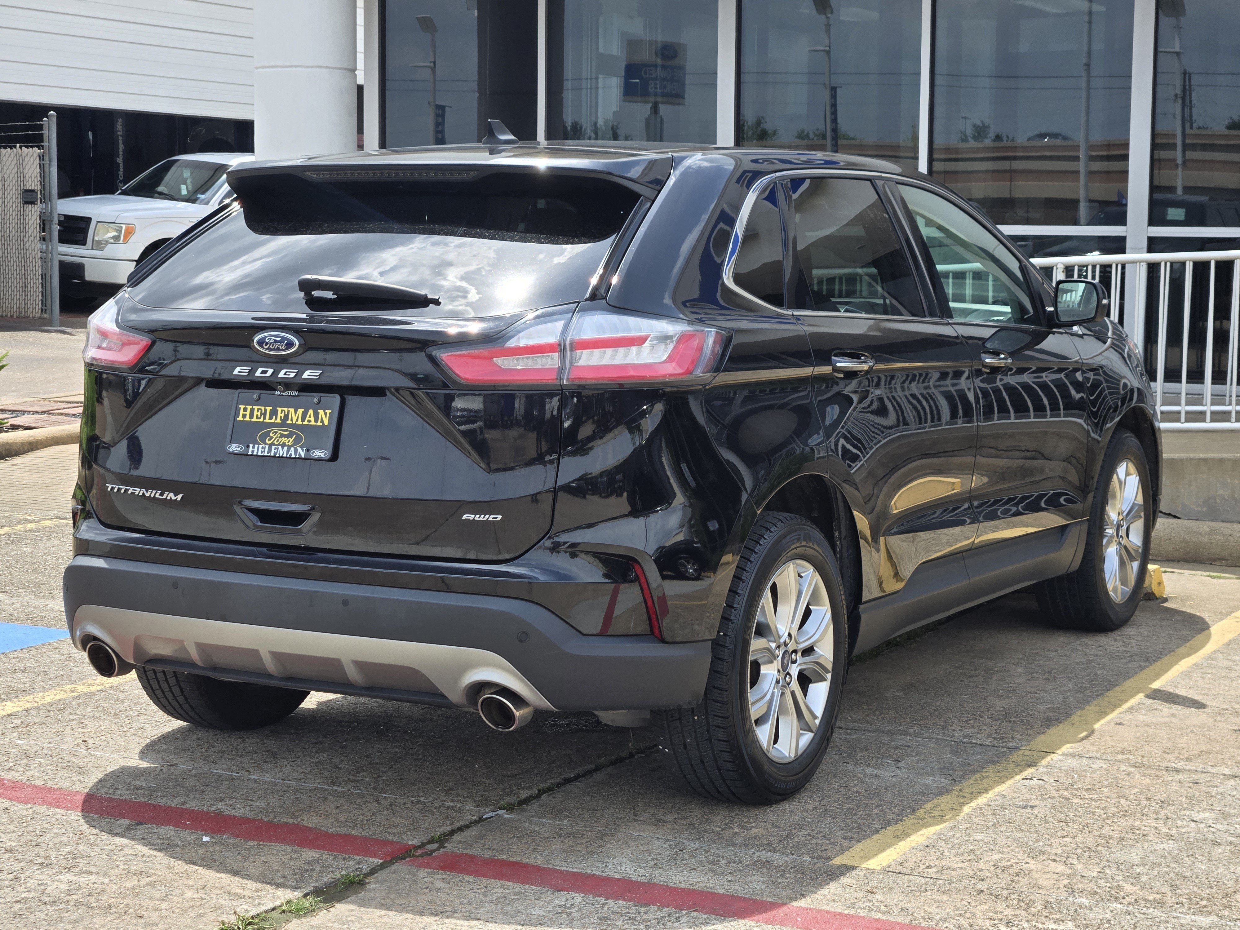 Certified 2022 Ford Edge Titanium AWD/4WD image 4