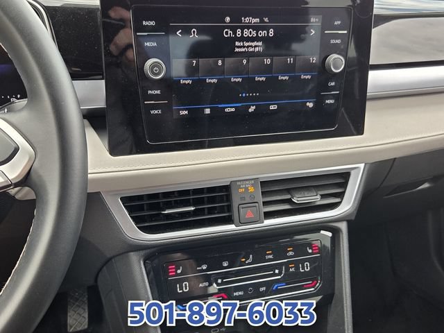 Used 2025 Volkswagen Taos SE FWD image 17