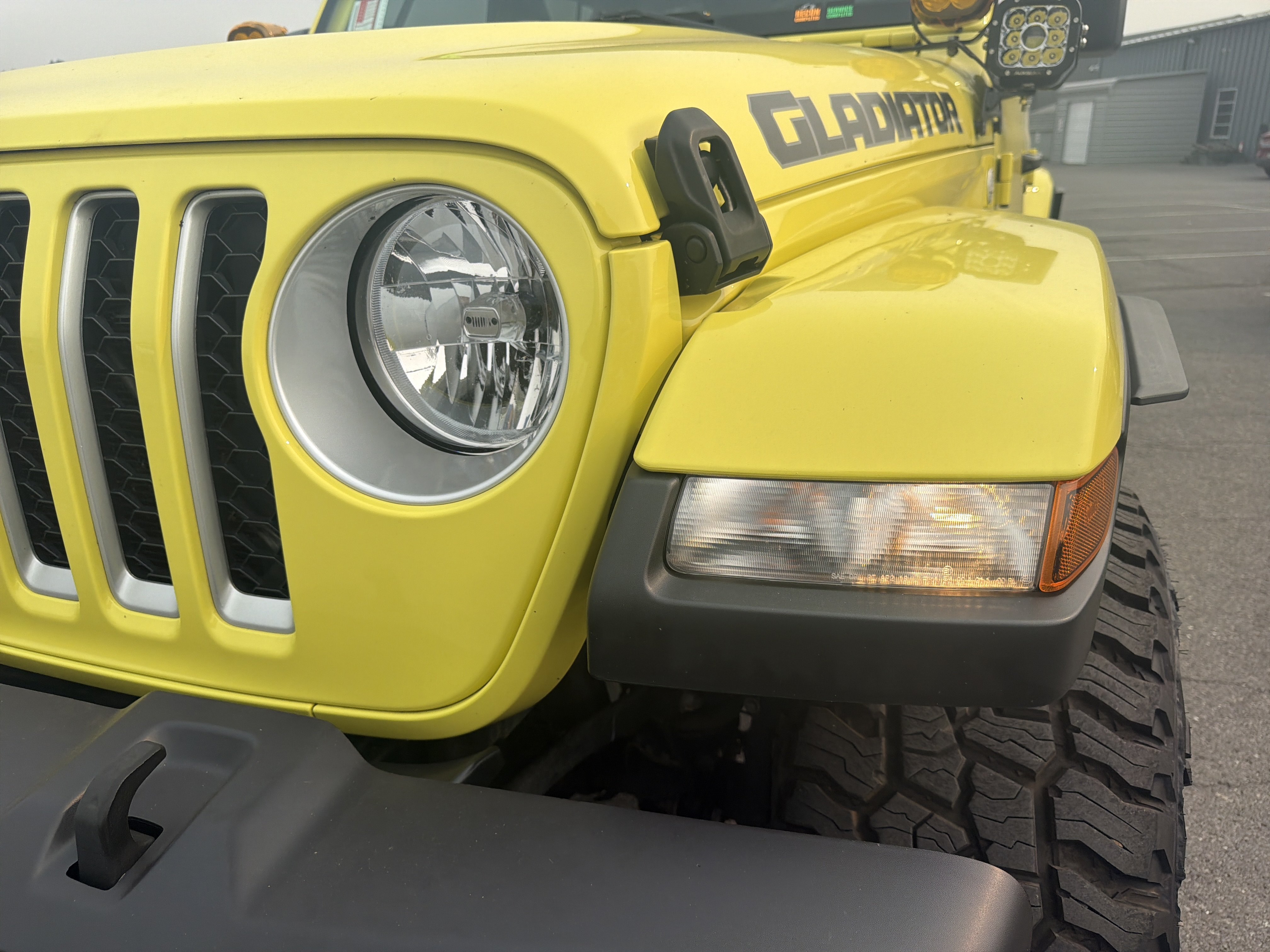 Used 2023 Jeep Gladiator Overland AWD/4WD image 10