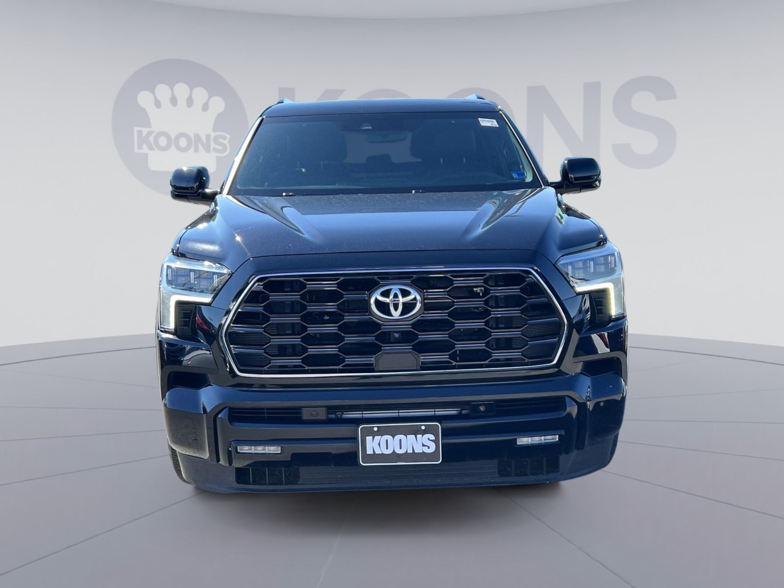 Used 2023 Toyota Sequoia Platinum AWD/4WD image 4