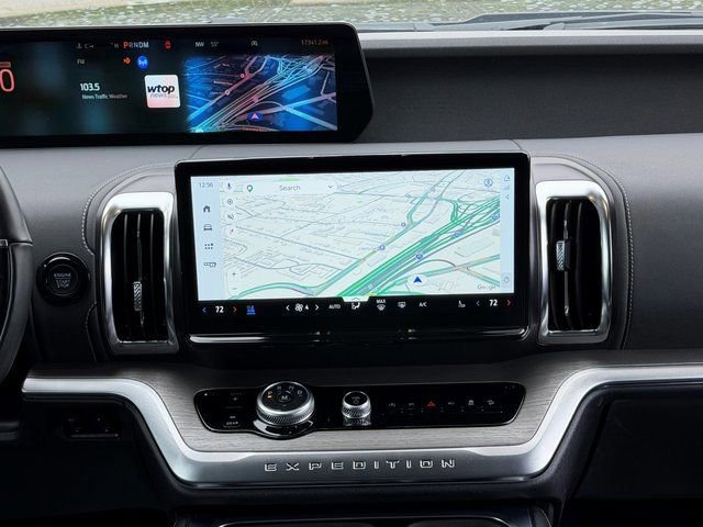 Certified 2025 Ford Expedition Platinum image 19