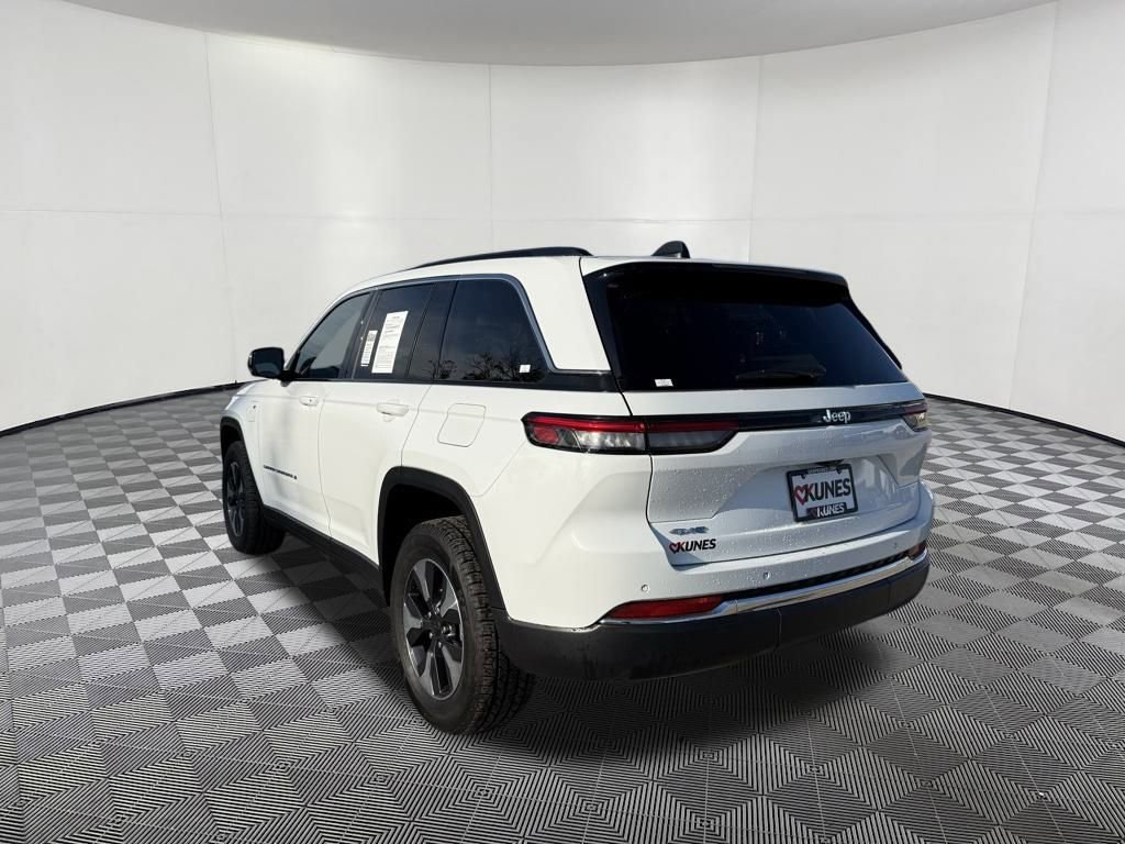 Used 2024 Jeep Grand Cherokee Limited 4xe image 3