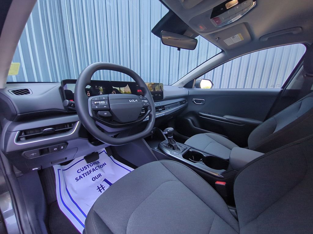 Used 2025 Kia K4 FWD image 13