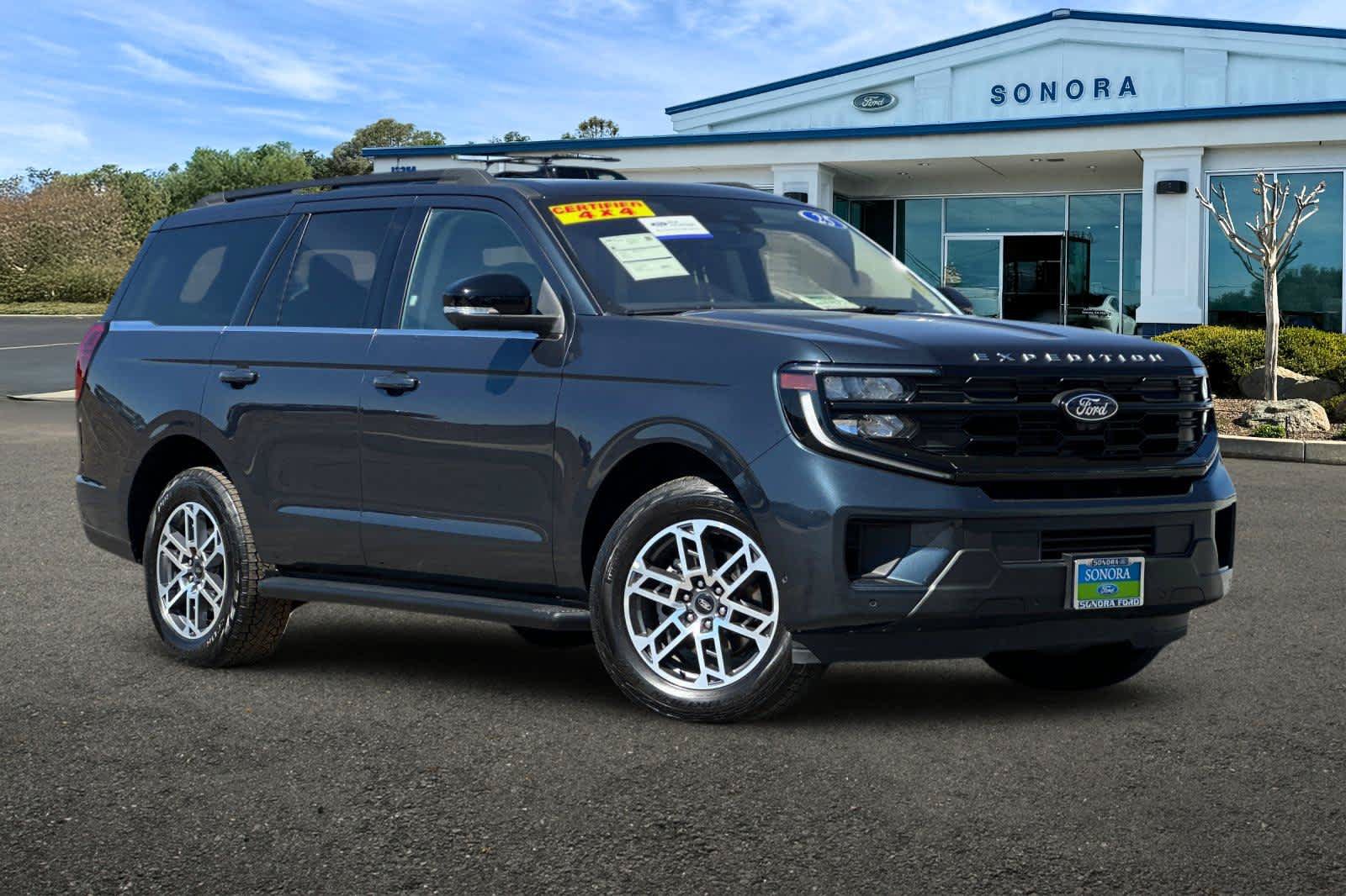 Certified 2025 Ford Expedition Active AWD/4WD image 2